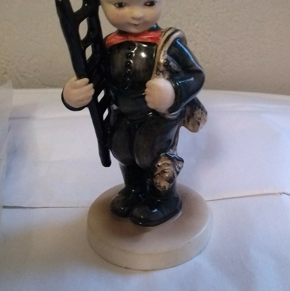 Excellent Hummel Chimney Sweep Figurine - Picture 8 of 8